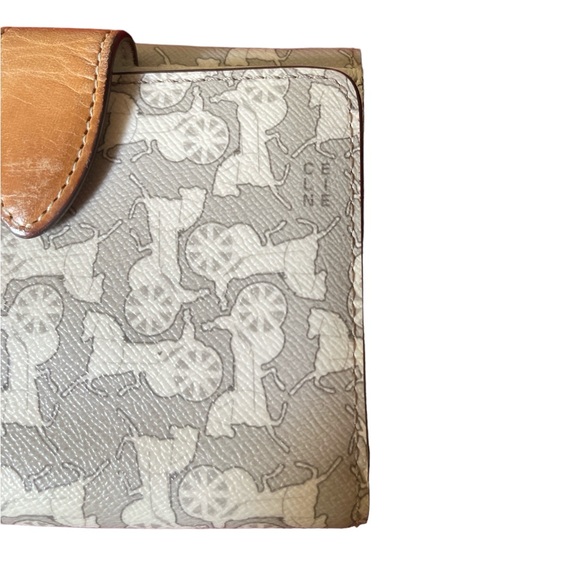 Beautiful RARE Celine Bifold Snap Wallet with Horse & Buggy White & Grey GUC - Picture 4 of 16